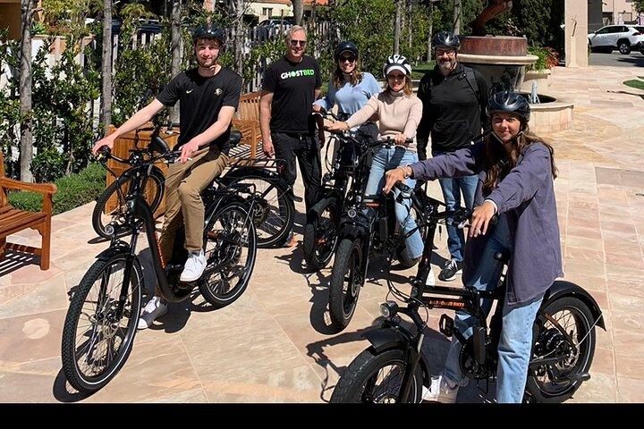 Explore las calles ocultas de Laguna Beach a través de un tour en bicicleta eléctrica