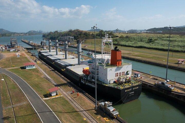 Miraflores Canal Locks and Casco Viejo walking all inclusive tour