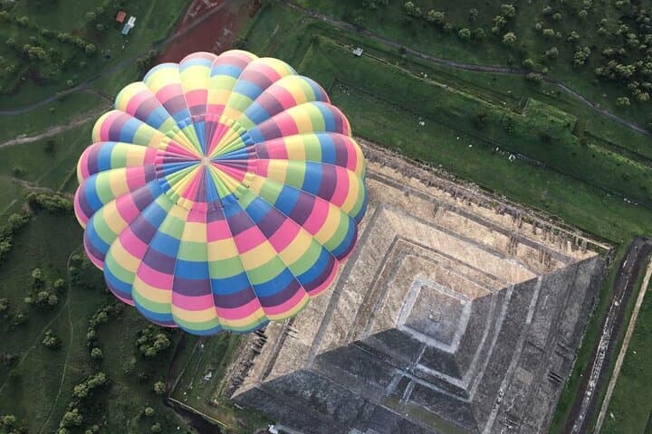 Balloon flight with or without Teotihuacan half day tour