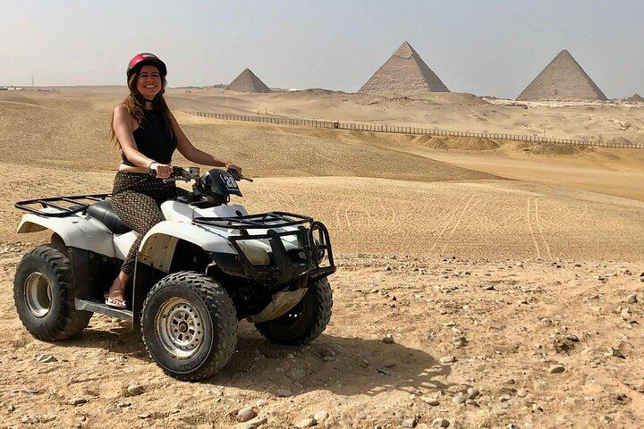 Safari privé en quad et balade à dos de chameau aux pyramides de Gizeh et déjeuner