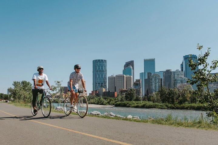 カルガリーシティハイライト3時間の自転車ツアー、E-バイクアップグレード。