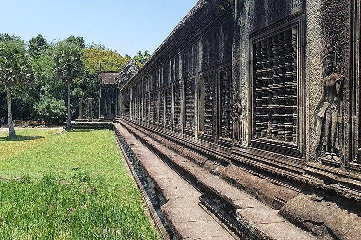 プライベートガイドツアー-サンライズアンコールワット、タプローム、バイヨンなど