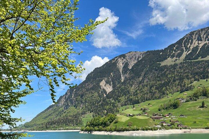 Visite guidée des 4 lacs en vélo électrique et croisière sur le lac