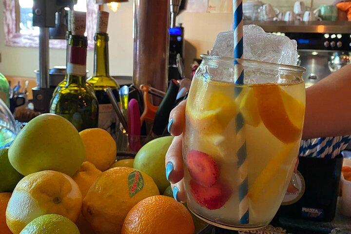 バルセロナサグラダファミリアとグエル公園のドリンクとタパ