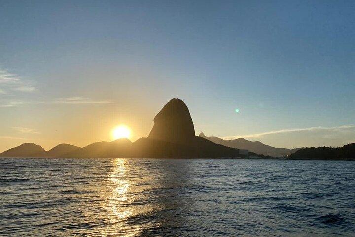 Rio de Janeiro: Speedbådstur med solnedgang og øl!