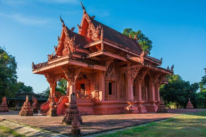 Exclusive Koh Samui: Private Driver & Car Experience