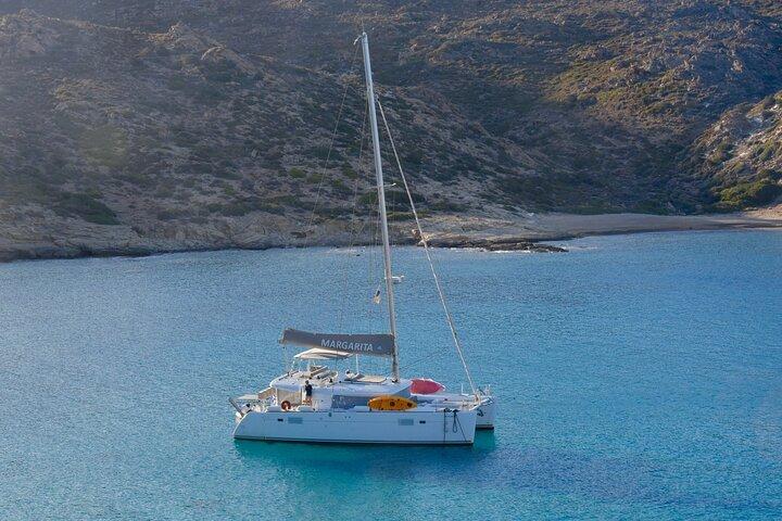 Santorini: Private Catamaran Cruise with Fresh Fish BBQ & Drinks