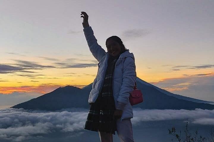 バトゥール山の日の出トレッキング（プライベート、朝食、コーヒー農園訪問）