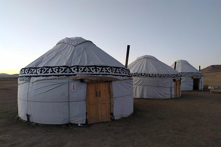 ソンクル湖とイシククル湖への 3 日間の夏の旅行