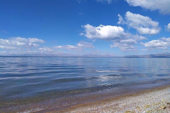 ソンクル湖とイシククル湖への 3 日間の夏の旅行