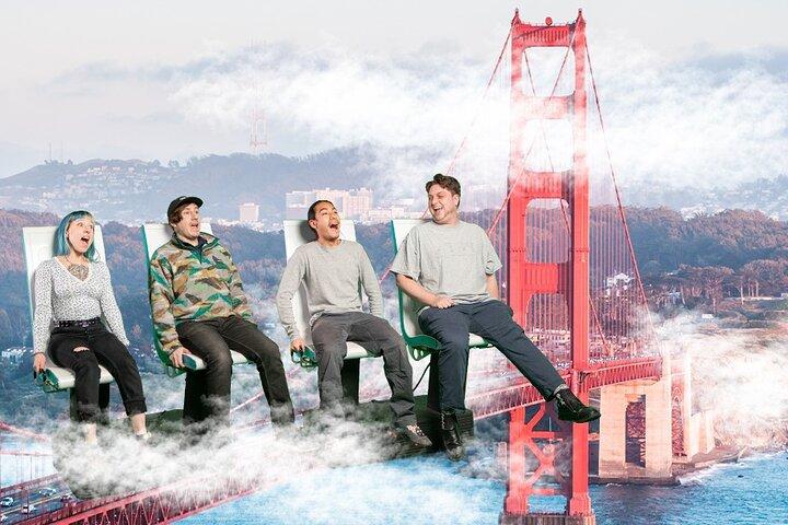 PIER 39 San Francisco Thrill Explorer：フライヤー、7D、VR＆レーザーメイズ