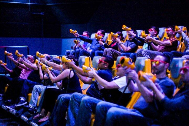 PIER 39 San Francisco Thrill Explorer：フライヤー、7D、VR＆レーザーメイズ
