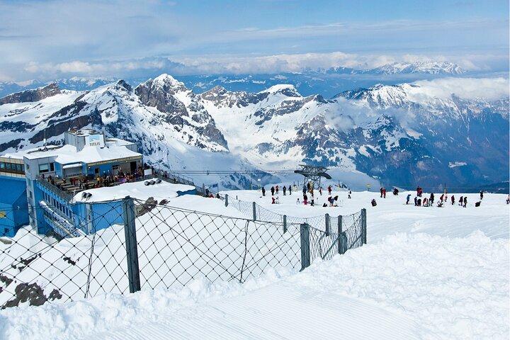 Begeleide excursie naar de eeuwige sneeuw & gletsjer van Mt Titlis vanuit Luzern