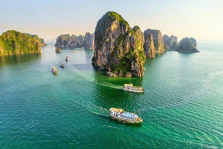 Excursão de dia inteiro à Baía de Halong com almoço