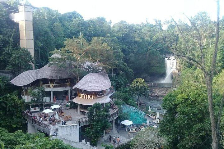 ブルー ラグーン シュノーケリング カントー ランポとテグヌンガン滝ツアー