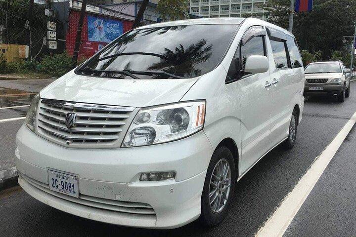 Privétaxitransfer van Phnom Penh naar Siem Reap met Engelssprekende chauffeur