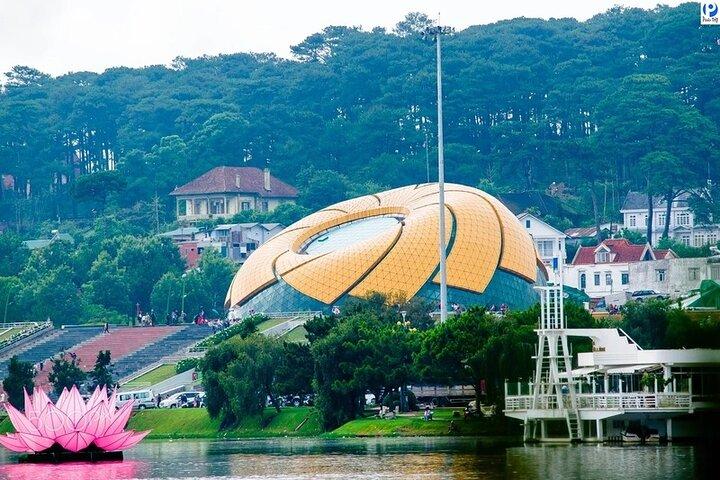ダラット エッセンス : 専用車で巡る市内観光 1 日ツアー