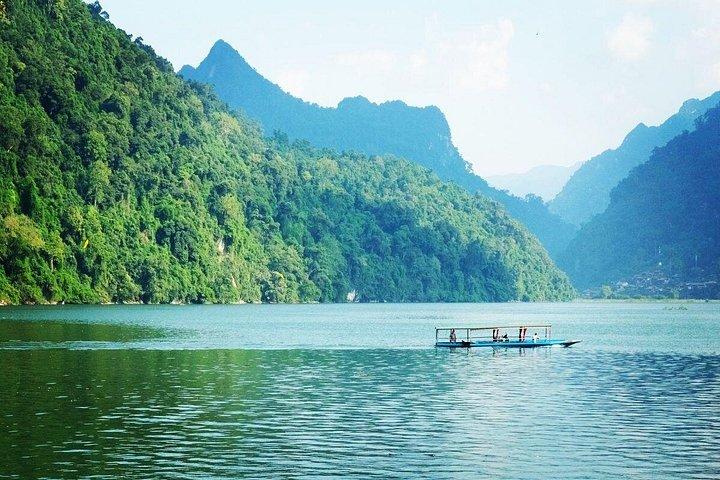 ハノイからのバベ湖2日ツアー。トレッキング、船旅、ホームステイ