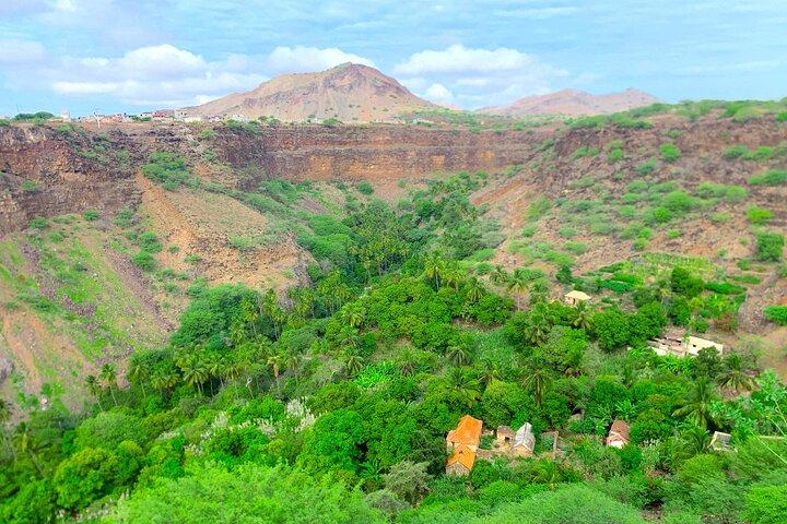 Isola di Santiago: escursione di 4 ore nella valle di Calabaceira e tour guidato a Cidade Velha