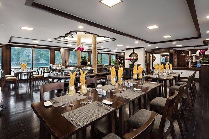 3日-2日目-ナイトラグジュアリーハロン湾クルーズ、バルコニー、カヤック、食事