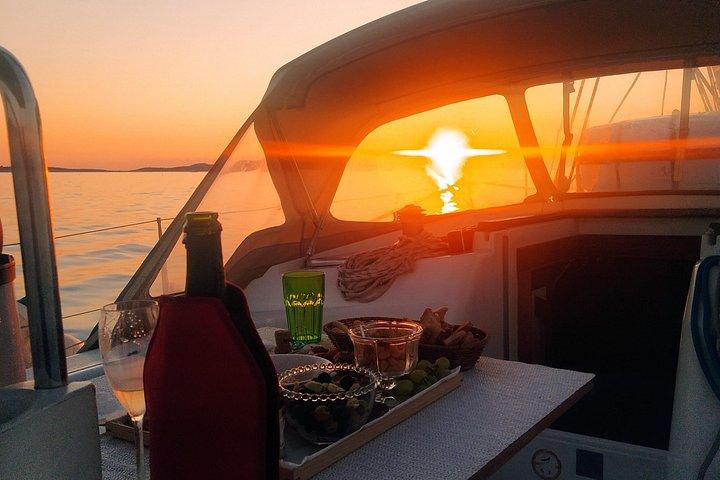 イビサ島でのセーリングツアーと夕日鑑賞（最大6名様まで）