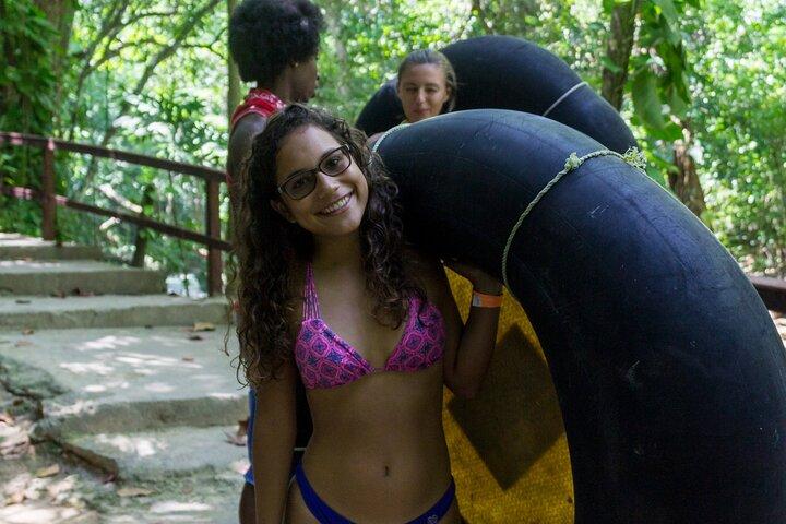 Excursión por el Blue Hole & River Tubing desde Falmouth & Runaway Bay Jamaica