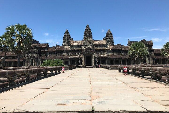 Angkor Wat Sunrise Tour