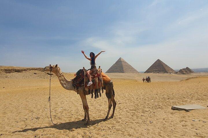 Pirámides de Giza, Esfinge, Paseo en camello, Navegación por el Nilo y Momias reales