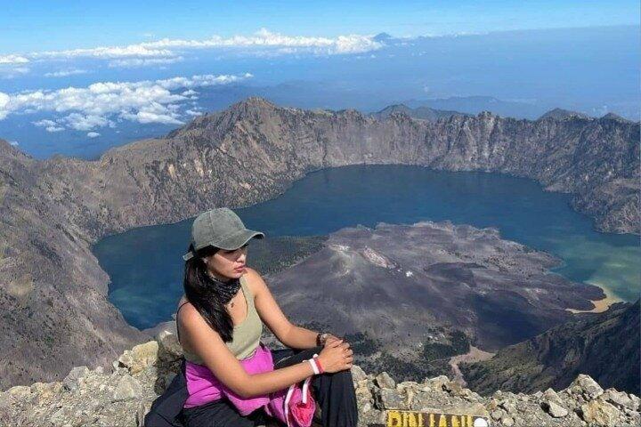 Esplora Mount Rinjani To Summit, Lake & Hot Spring (3D 2N)