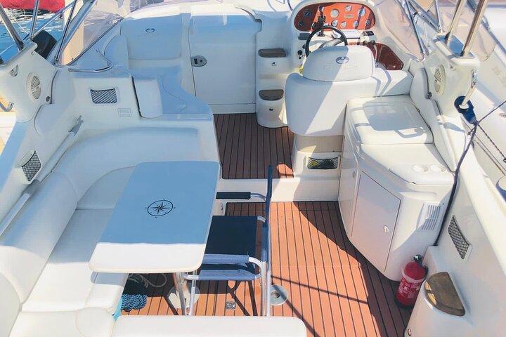 2-stündiger Aperitif auf dem Boot bei Sonnenuntergang unter dem Berg Giove