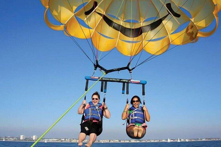 Dubai Parasailing with Pickup Included