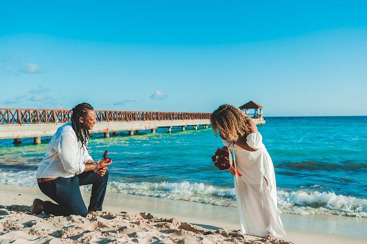 Private Photo Session Marriage Proposal in Macao Beach