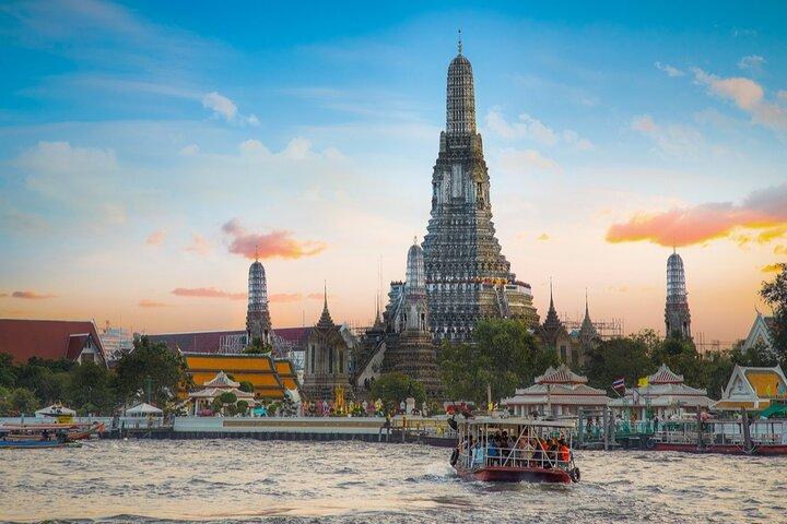 バンコク寺院散策ツアー：ワット・ポーリクライニングブッダ＆ワット・アルン