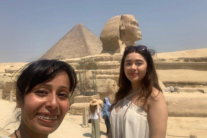 Tour privato di 8 ore Piramidi di Giza, piramidi a gradoni di Sakkara e città vecchia di Memphis
