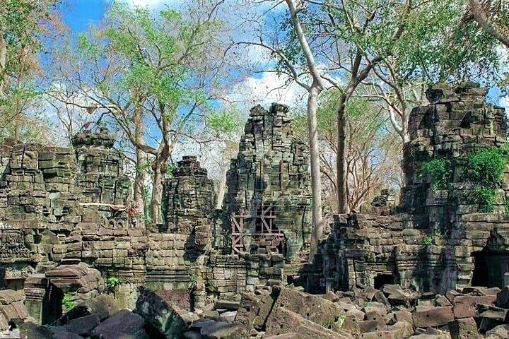 シェムリアップ発バンテアイ・フマル寺院＆シルクファームプライベート日帰りツアー