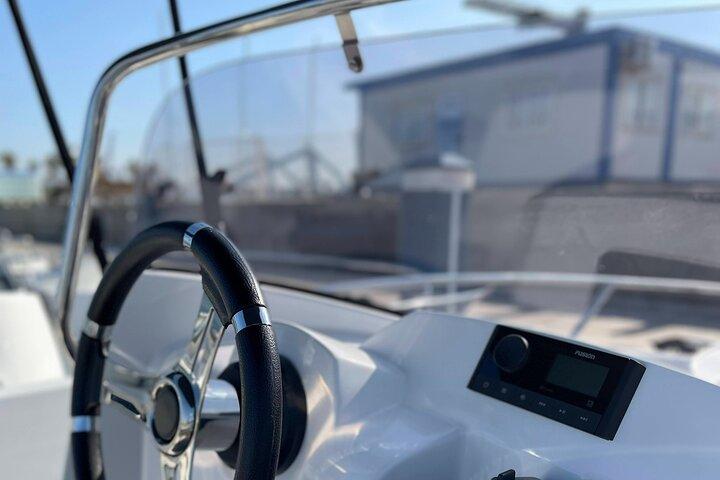 Bådudlejning uden licens i La Marina de Valencia