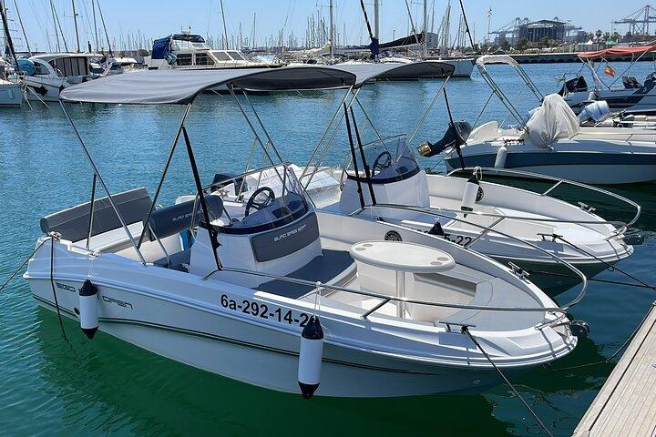 Bådudlejning uden licens i La Marina de Valencia