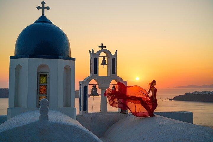 Private Flying Dress-fotoshoot in Santorini