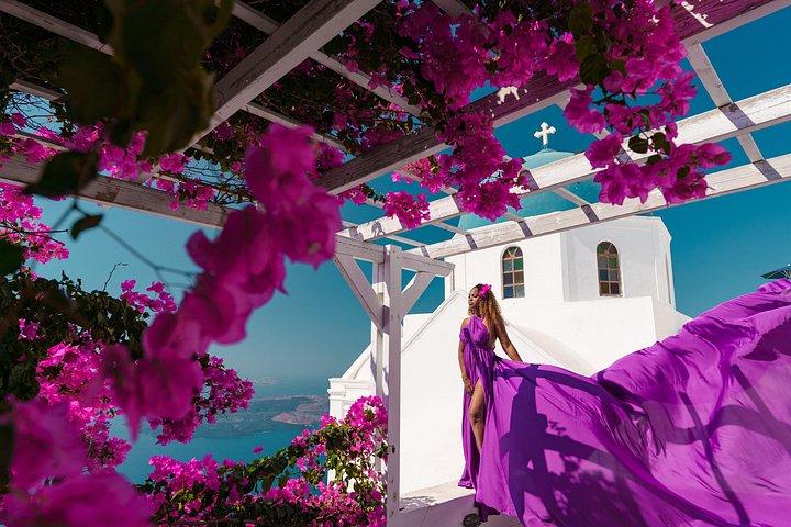 サントリーニ島でのフライング ドレスのプライベート写真撮影