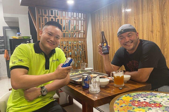 Saigon Night Craft Beer et Street Food en scooter et moto