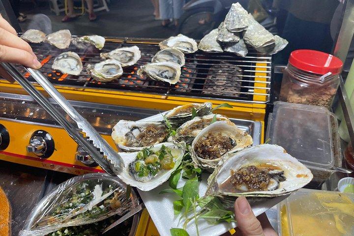 スクーターとバイクで楽しむサイゴン ナイト クラフト ビールと屋台料理