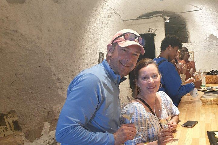 Santorini Weintour : Gemeinsame Verkostung in 3 Weingütern