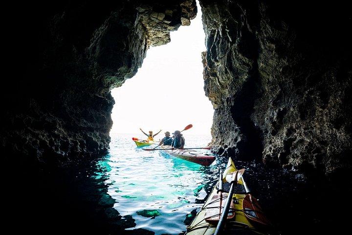 Lindos : プライベートシーカヤックツアー – Discover Lindos