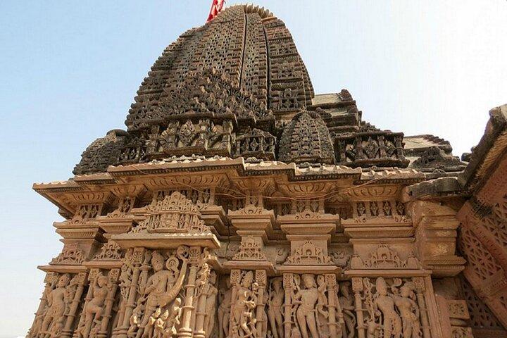 食事付きジョードプルからラクダ乗りとジープ サファリでオシアン寺院を訪問