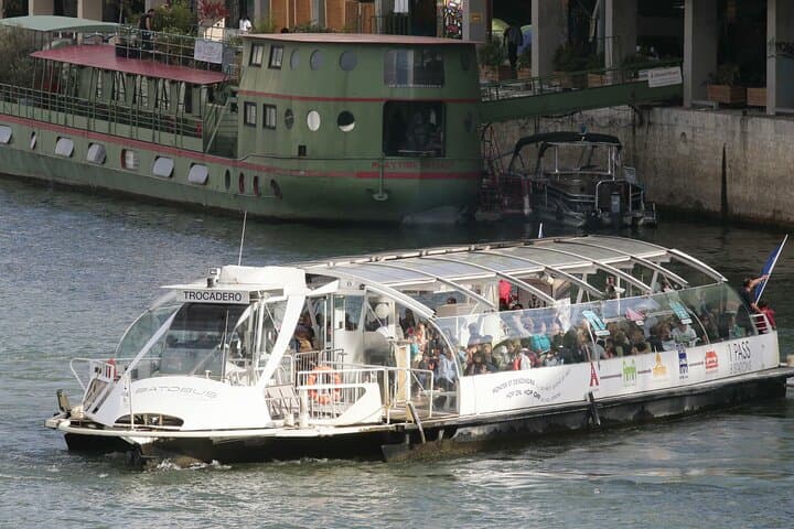Private 5-hour Paris trip including Dinner on Seine River Cruise