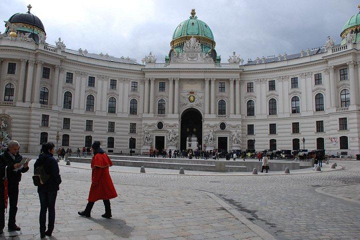 Vienna Private Walking Tour including State Opera