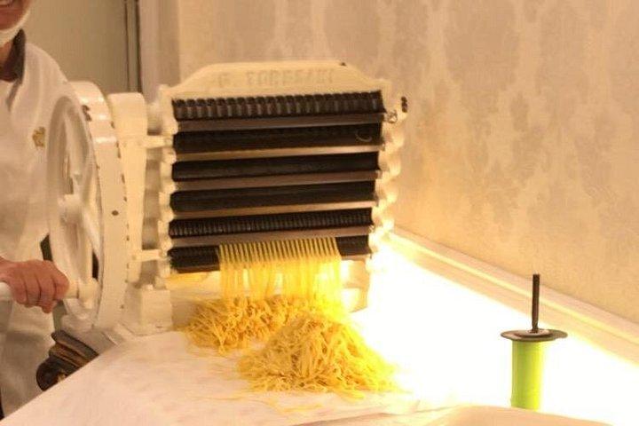 リヴォルノの歴史料理とワインの試飲