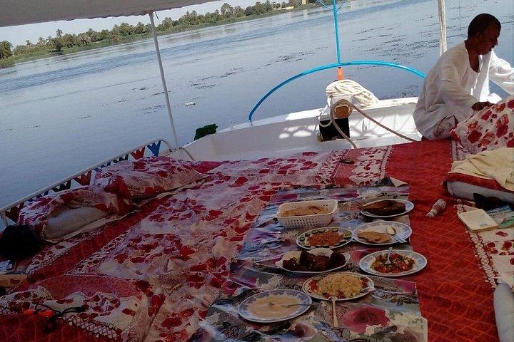 ルクソールでの朝食または昼食付きのナイル川フェルッカ旅行