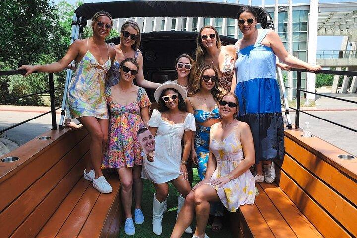 Austin Murals & Mimosas Roofless Party Bus Tour