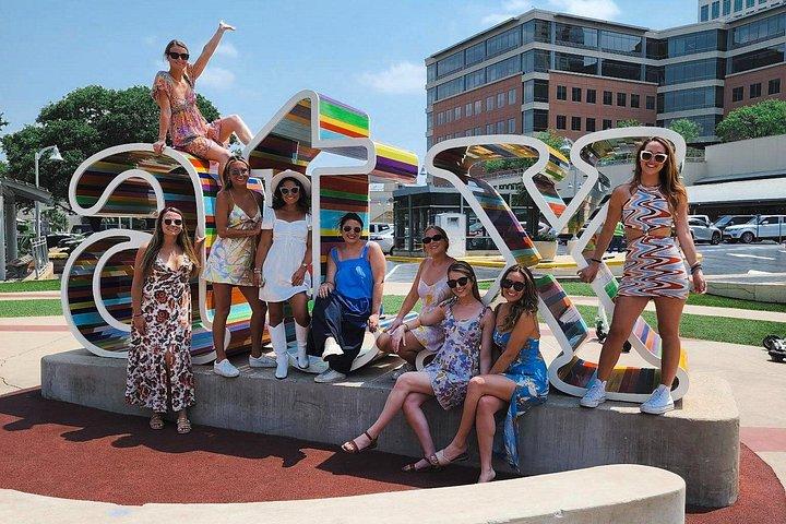 Austin Murals & Mimosas Roofless Party Bus Tour